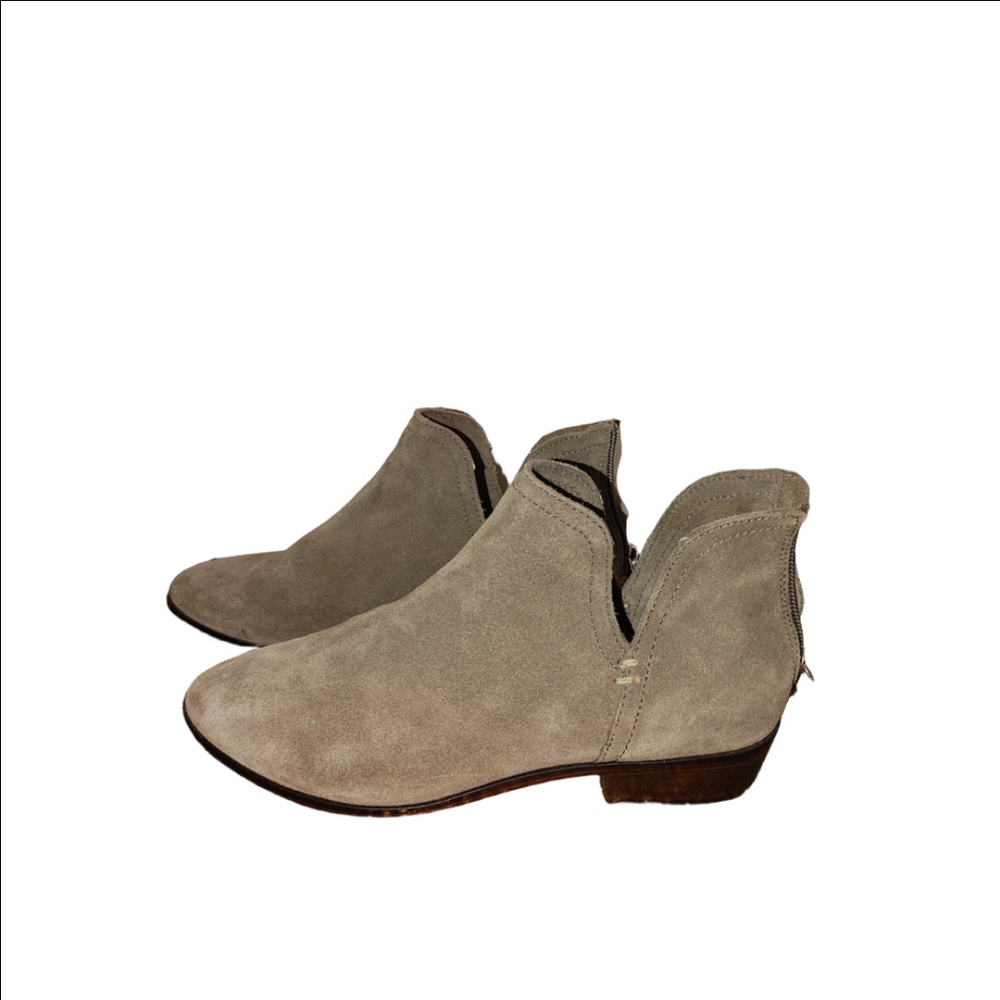 Reaction by Kenneth Cole Side Way Suede Ankle Booties Size 7.5